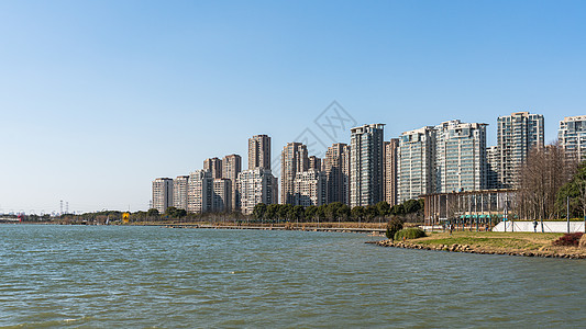 湖景住宅区冬天小区高清图片