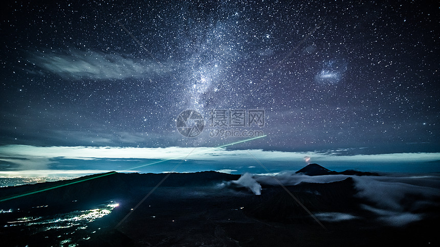 印尼布罗莫火山星空夜景图片