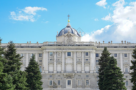 马德里王宫午后马德里萨巴蒂尼花园远眺王国景观背景