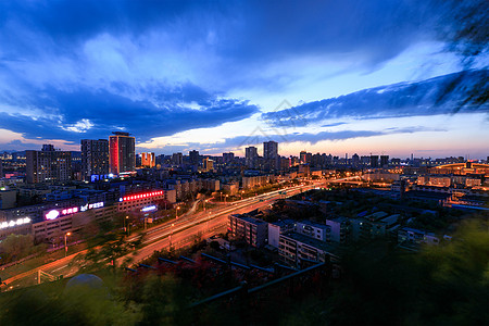 公路俯视新疆乌鲁木齐市红山公园俯视图背景