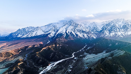 祁连山脉夕阳马蹄寺高清图片