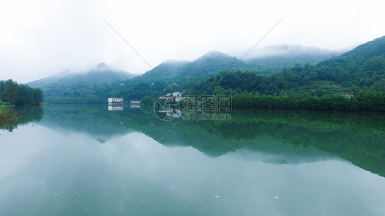 湖南澧县雨后山村图片