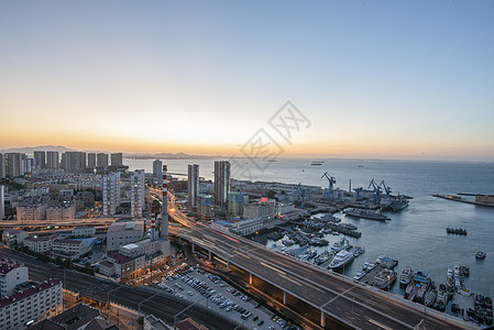 现代城市青岛港口高清图片