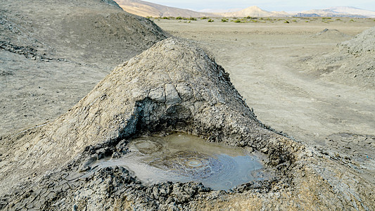 阿塞拜疆旅游胜地泥火山图片