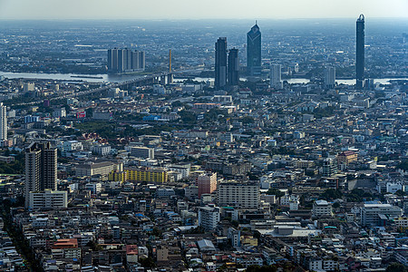 曼谷首都天际线高楼林立图片