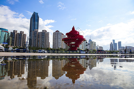 五月的风雕塑青岛五四广场旅游景点背景