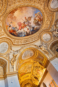 法国巴黎卢浮宫博物馆金碧辉煌壁画图片