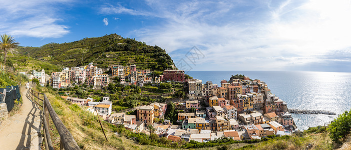 海景建筑意大利著名旅游胜地五渔村韦尔纳扎全景图背景