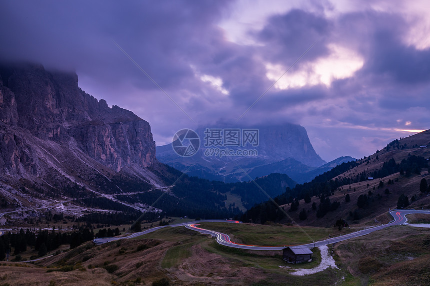 意大利多洛米蒂山区塞拉垭口日落自然风光图片