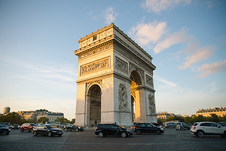 黄昏下的法国巴黎凯旋门图片