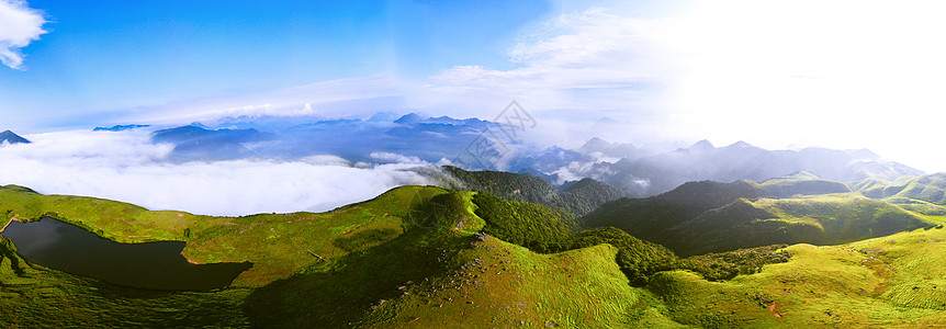 山顶湖景全景摄影高清图片