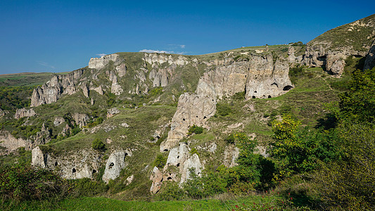 亚美尼亚山间洞窟遗址高清图片