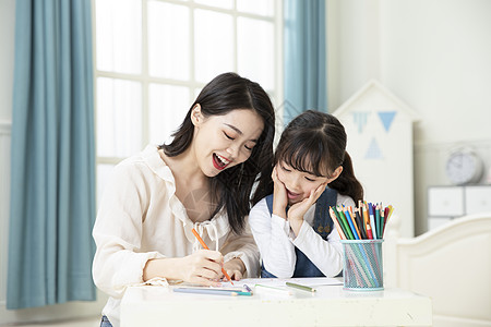 母女剪影妈妈和女儿绘画背景