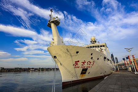 青岛轮船东方红3号科考船背景