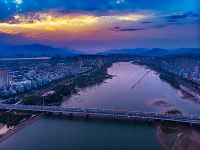 夕阳下的福州闽江大桥高清图片