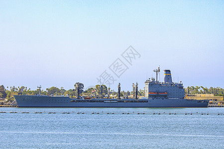 停靠在圣迭戈军港的美国军舰图片