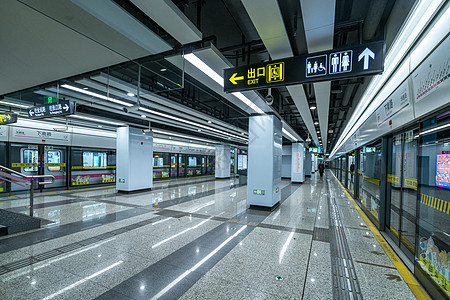 疫情期间的上海地铁高清图片