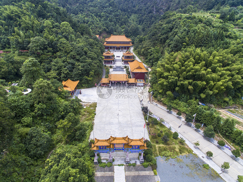 航拍湖南株洲市安仁县城东南凤岗山药王寺图片