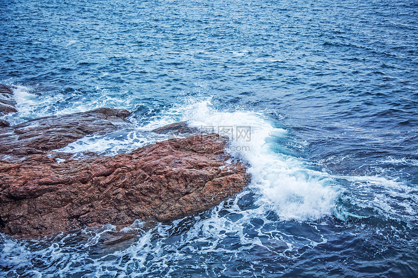 深圳大梅沙海滨公园海浪图片