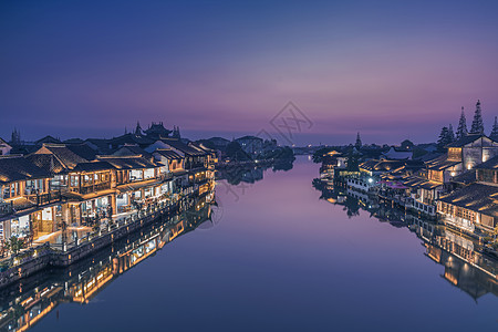 上海青浦朱家角古镇夜景风光背景图片