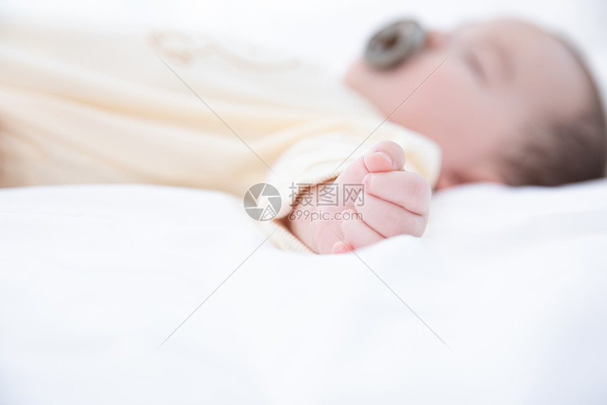 婴儿睡觉睡眠手部特写图片