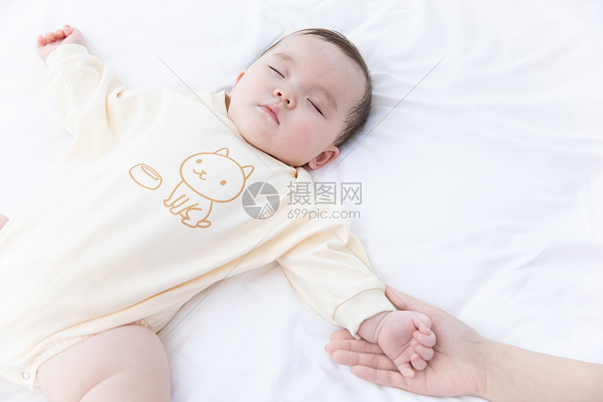 婴儿睡觉睡眠手部特写图片