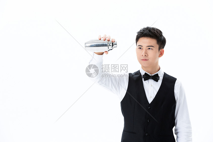 男性调酒师调酒服务图片