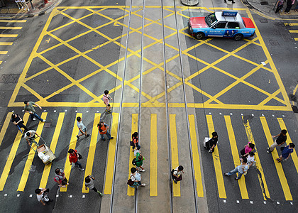 香港人行道街道绿灯高清图片