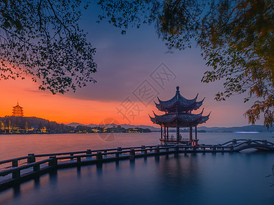 西湖夜景游玩杭州西湖长桥公园雷峰夕照景观背景