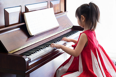小女孩学琴钢琴学习高清图片