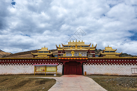 甘孜州理塘县日拉寺高清图片