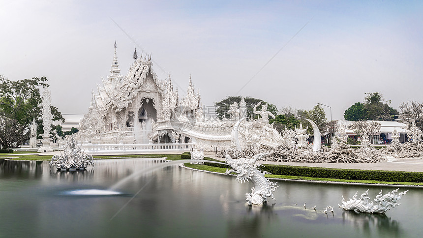 泰国清莱地标白庙实拍图片