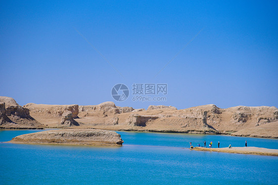 青海水上雅丹地貌图片