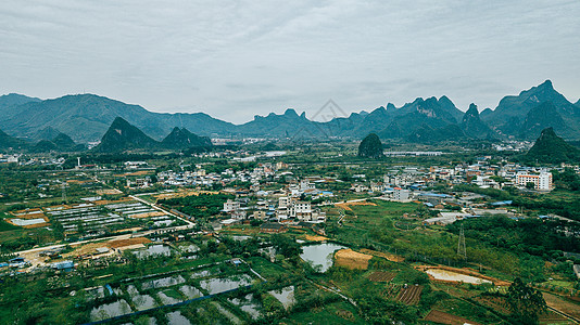 航拍春耕乡间农田郊区风景田园风光图片