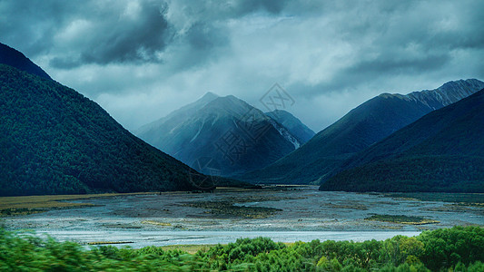 自然天气暴雨山川魔戒取景地图片