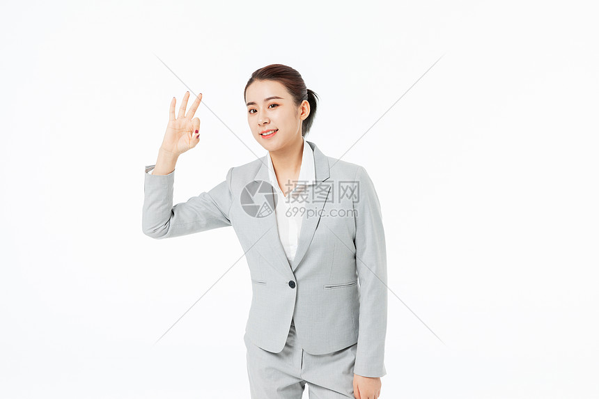 青年商务女性ok手势