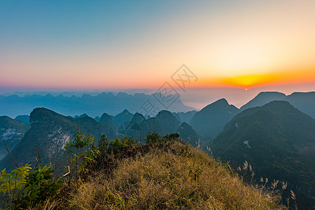 高山日出贵州安顺关岭日出背景