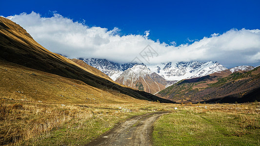 旅游胜地高加索山脉徒步天堂自然风光图片