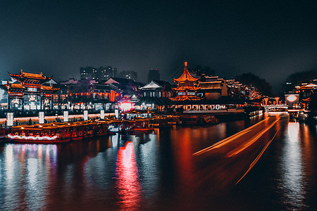 南京夫子庙秦淮河畔古建筑夜景图片