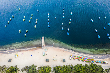 抚仙湖游船云南抚仙湖背景