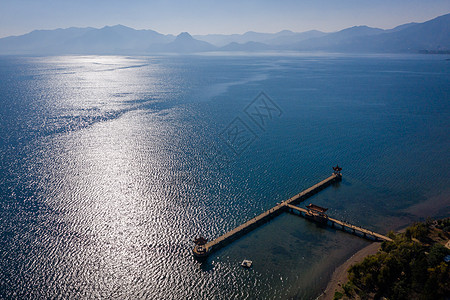 云南抚仙湖栈桥背景