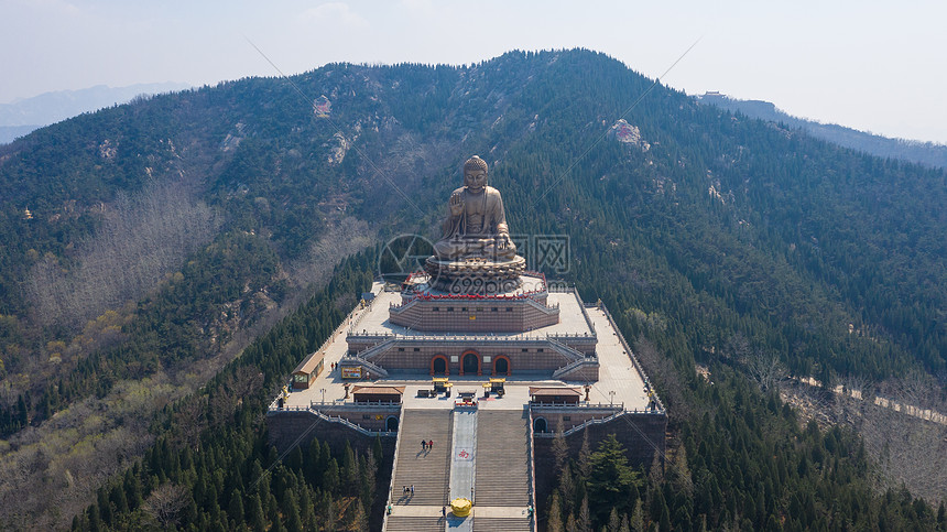 山东烟台南山大佛航拍图片