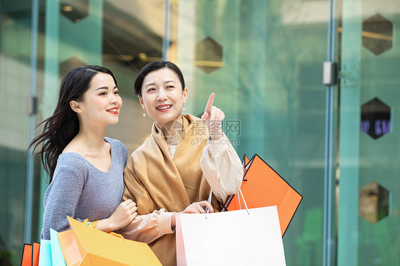 母女逛街购物图片