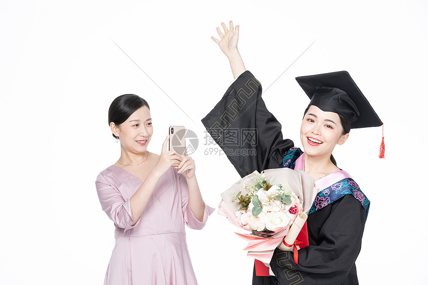 妈妈庆祝女儿大学毕业图片