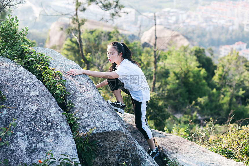 户外登山美女人像