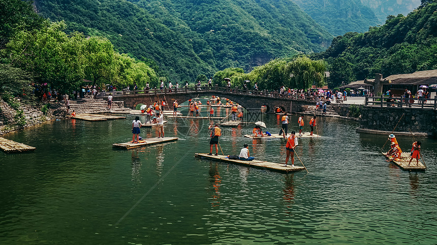 云台山竹排景色图片