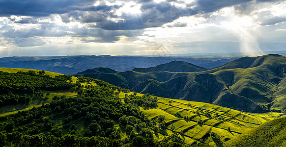 夏天避暑旅游内蒙古草原避暑旅游背景