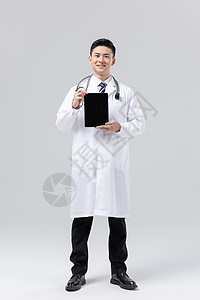 拿着平板电脑男性医生图片