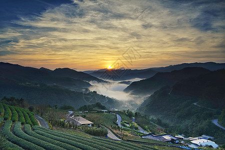 高山云雾山顶云海日出背景