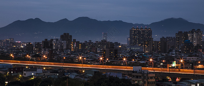 山与城市台湾新北市板桥区城市风光背景